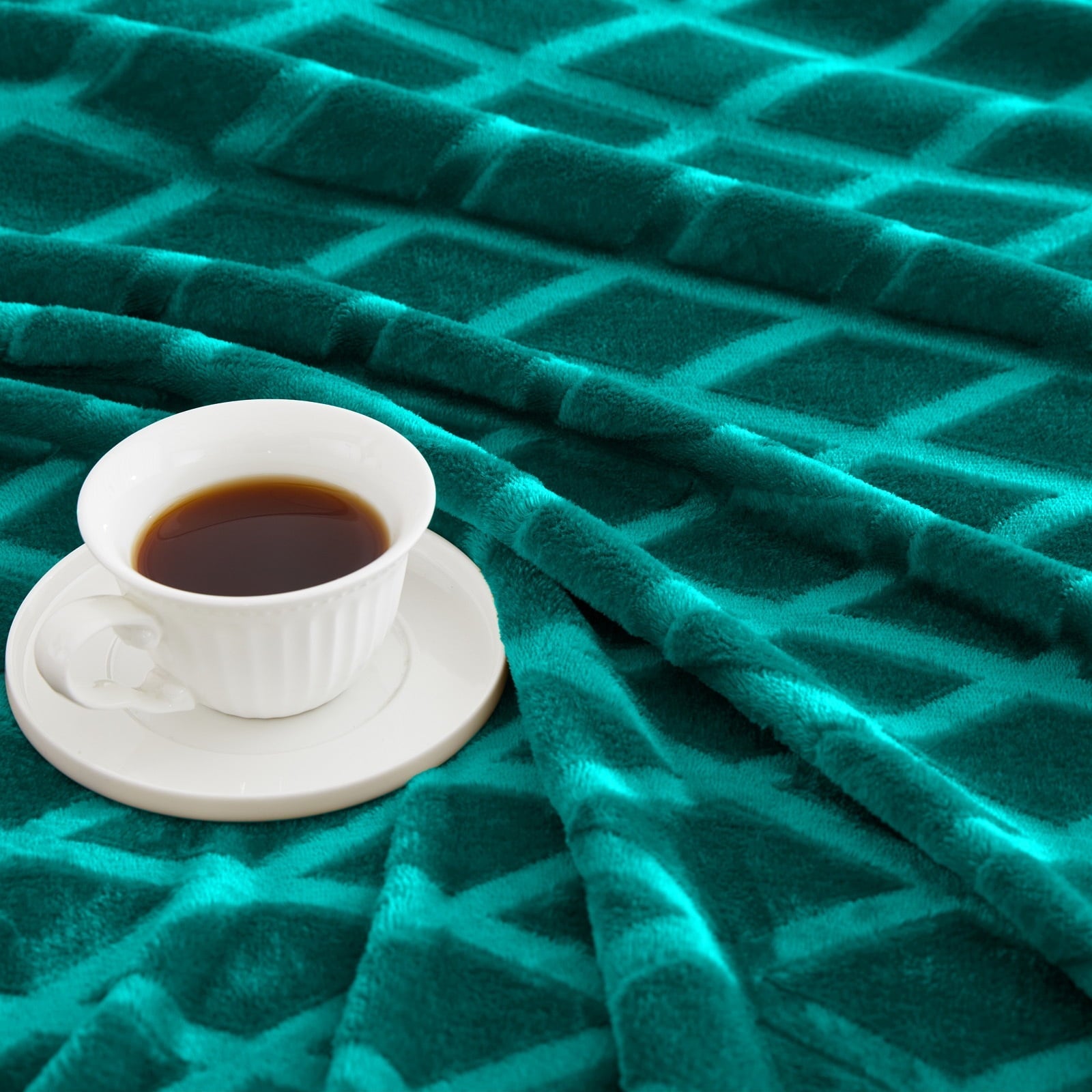 Large Soft Throw Blanket for Couch, 50x70 Inches Diamond Geometry Pattern Velvet Fleece Blanket, Cozy, Warm and Light...