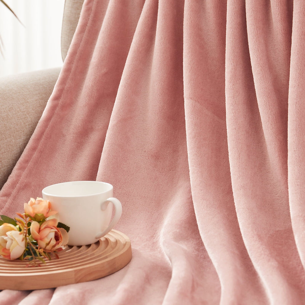Fleece Throw Blanket for Couch, Sofa, Super Soft and Warm Blankets, Pink Throw All Season Use, Cozy, Plush, Lightweig...