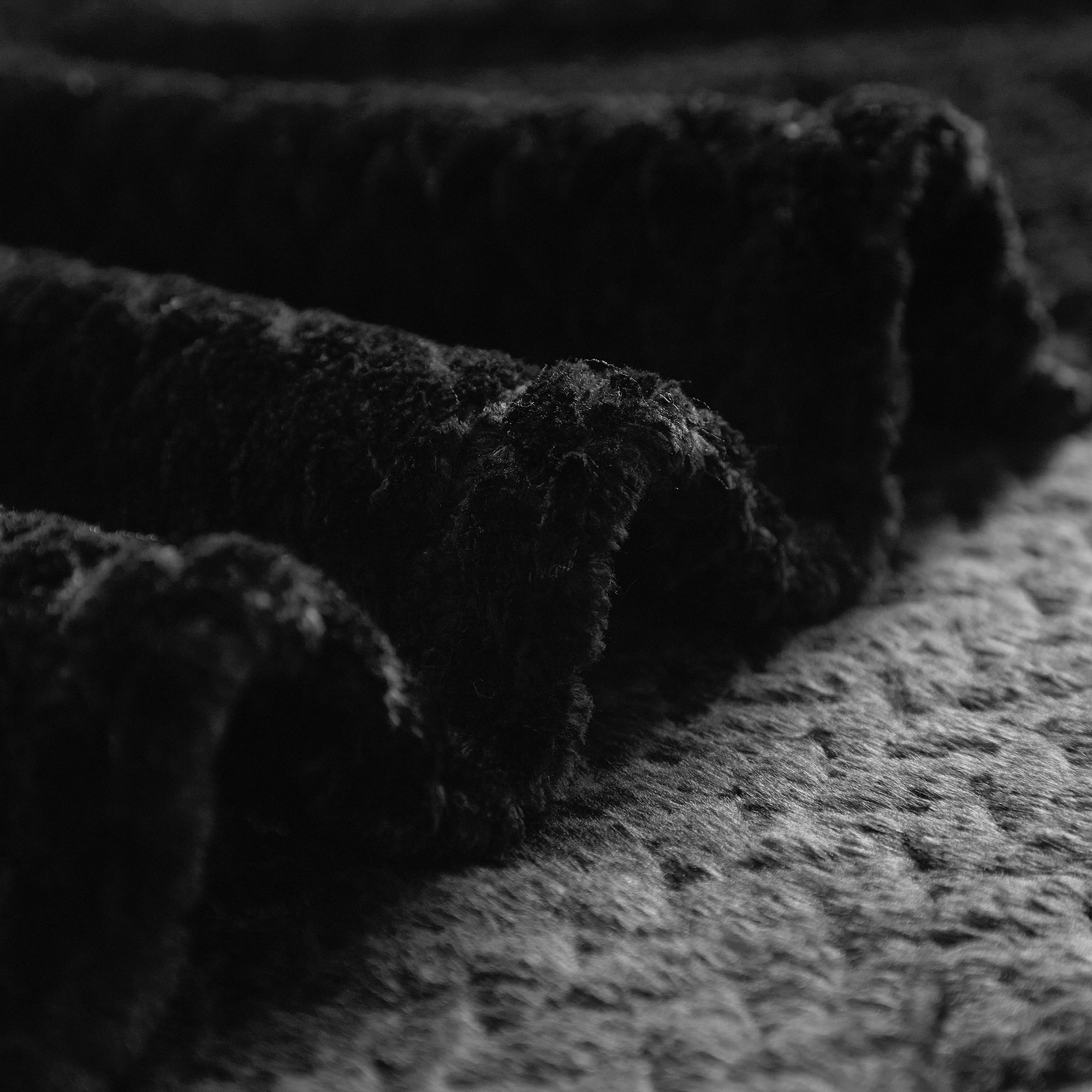 Cozy Textured Plush Throw Blanket, Black, 50"x60" All Ages