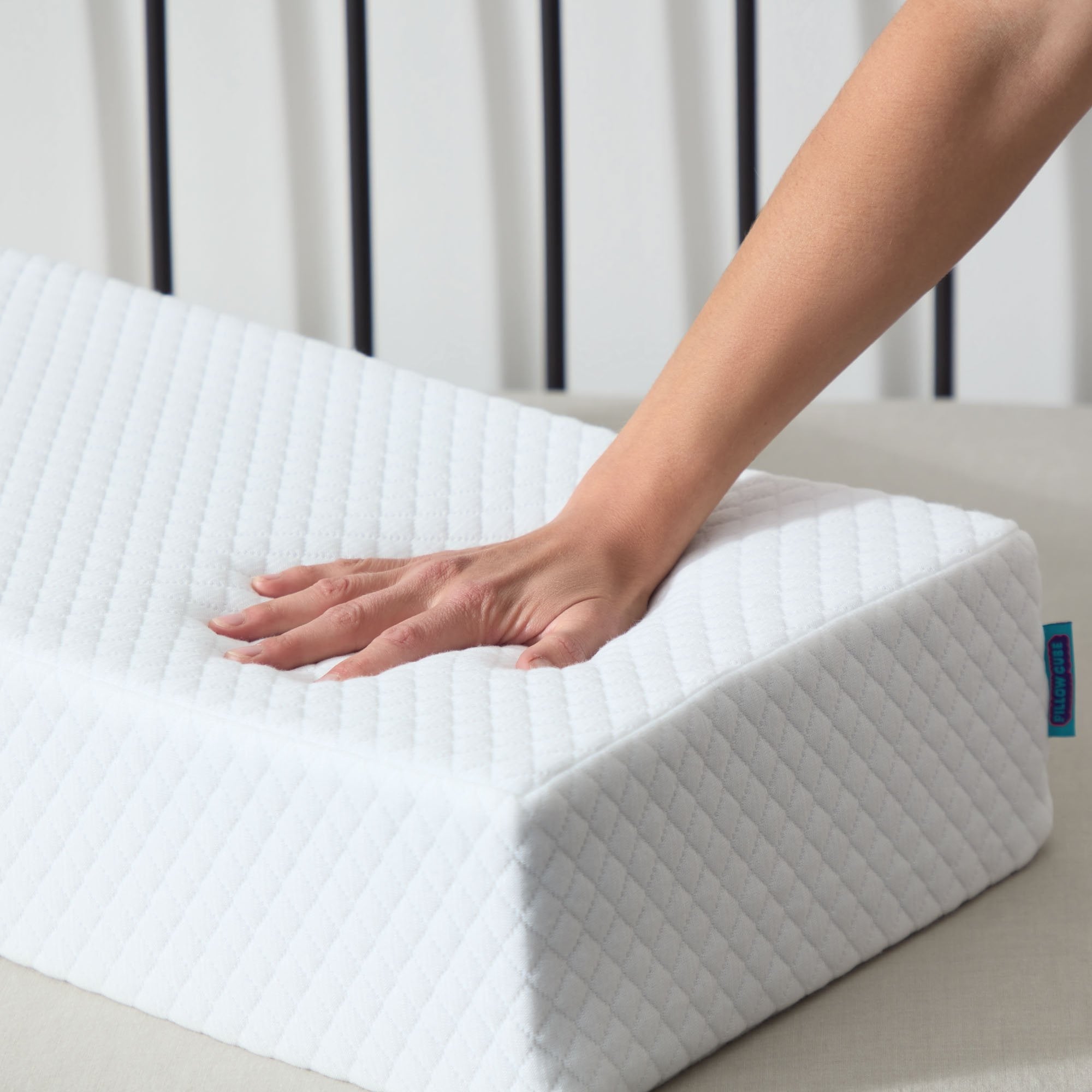 Standard Pillow for Side Sleepers, Cooling Technology and Removable Cover