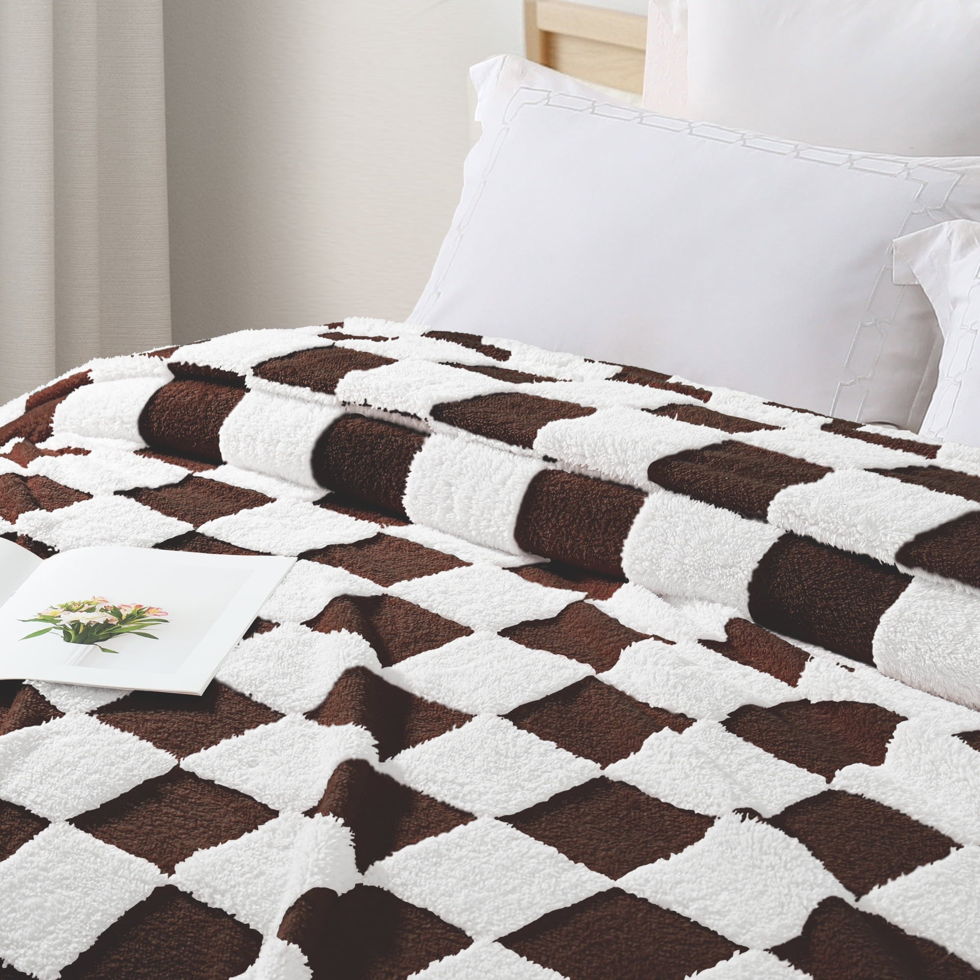 Checkered Throw Blanket, Super Soft and Warm Fluffy Fleece Blanket for Couch, Sofa, Bed, Cute Plaid Pattern, Coffee, ...