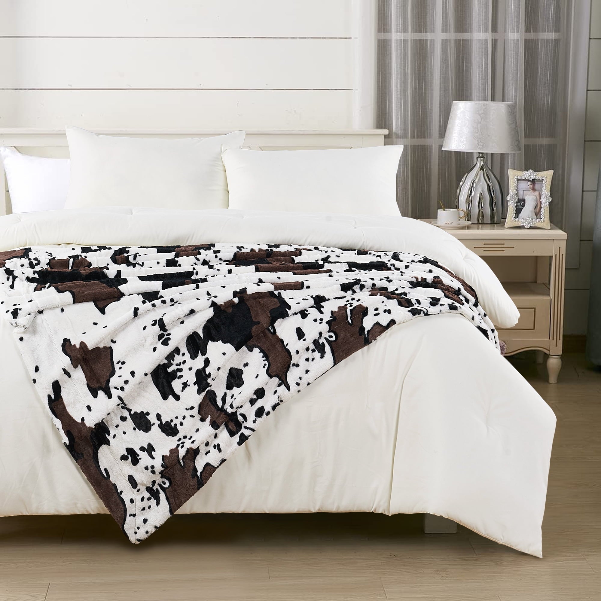 Cow Print Double Sided Faux Fur Throw Blanket, Soft Cozy Fuzzy Black and White Throw, 50x60 inches
