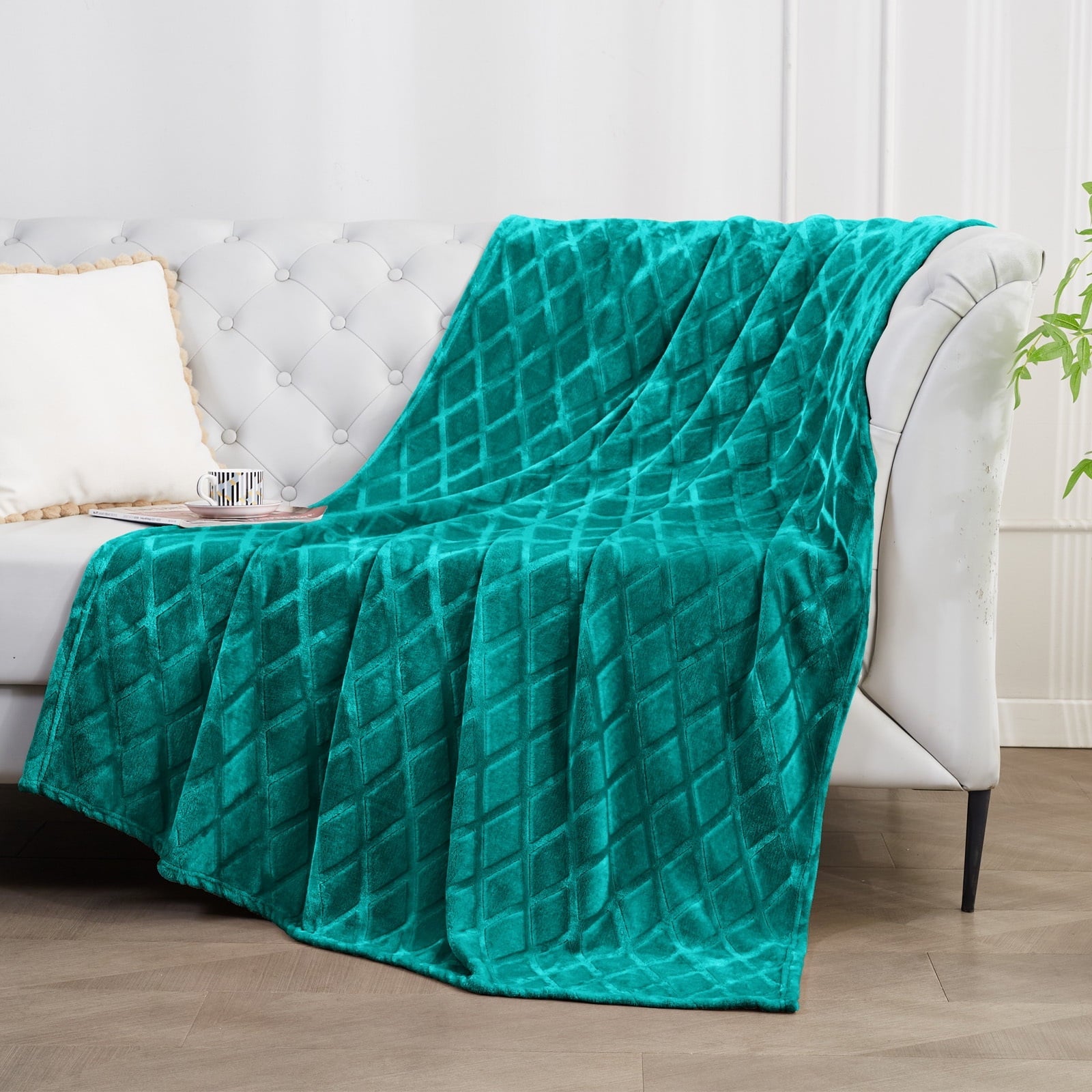 Large Soft Throw Blanket for Couch, 50x70 Inches Diamond Geometry Pattern Velvet Fleece Blanket, Cozy, Warm and Light...