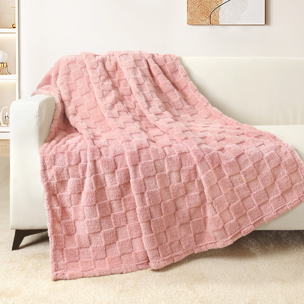 Fleece Throw Blanket for Couch, Super Soft Warm Lightweight Checkered Pattern Blanket for All Seasons, Pink, 50"x60"