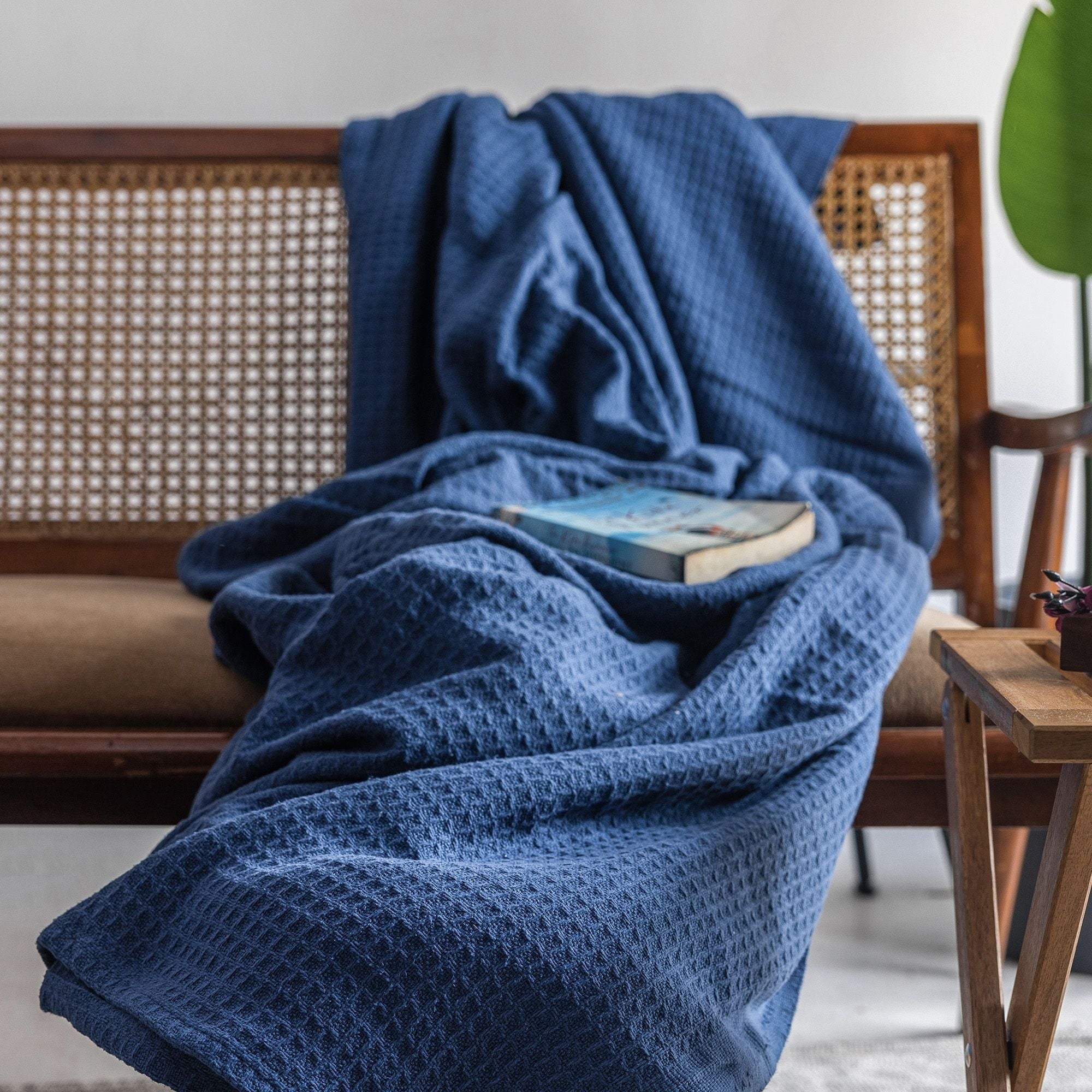 Twin Waffle Throw Blanket for Couch (68" x 92"), 100% Cotton Throw Blankets for Bed, Waffle Blanket for Bed (Navy)