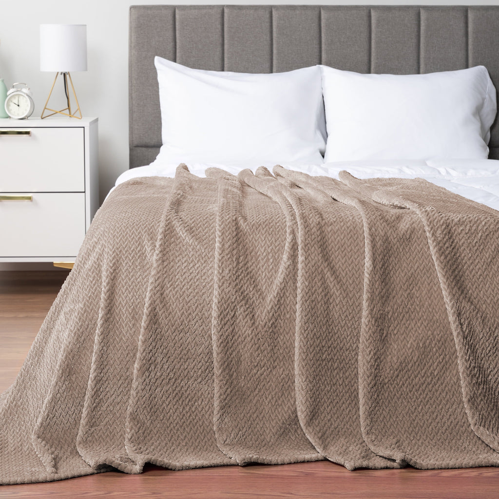Soft Fleece Taupe Tan Throw Blanket for Couch, Lightweight Plush Warm Blankets for Bed, Fuzzy Cozy Flannel Blanket Th...