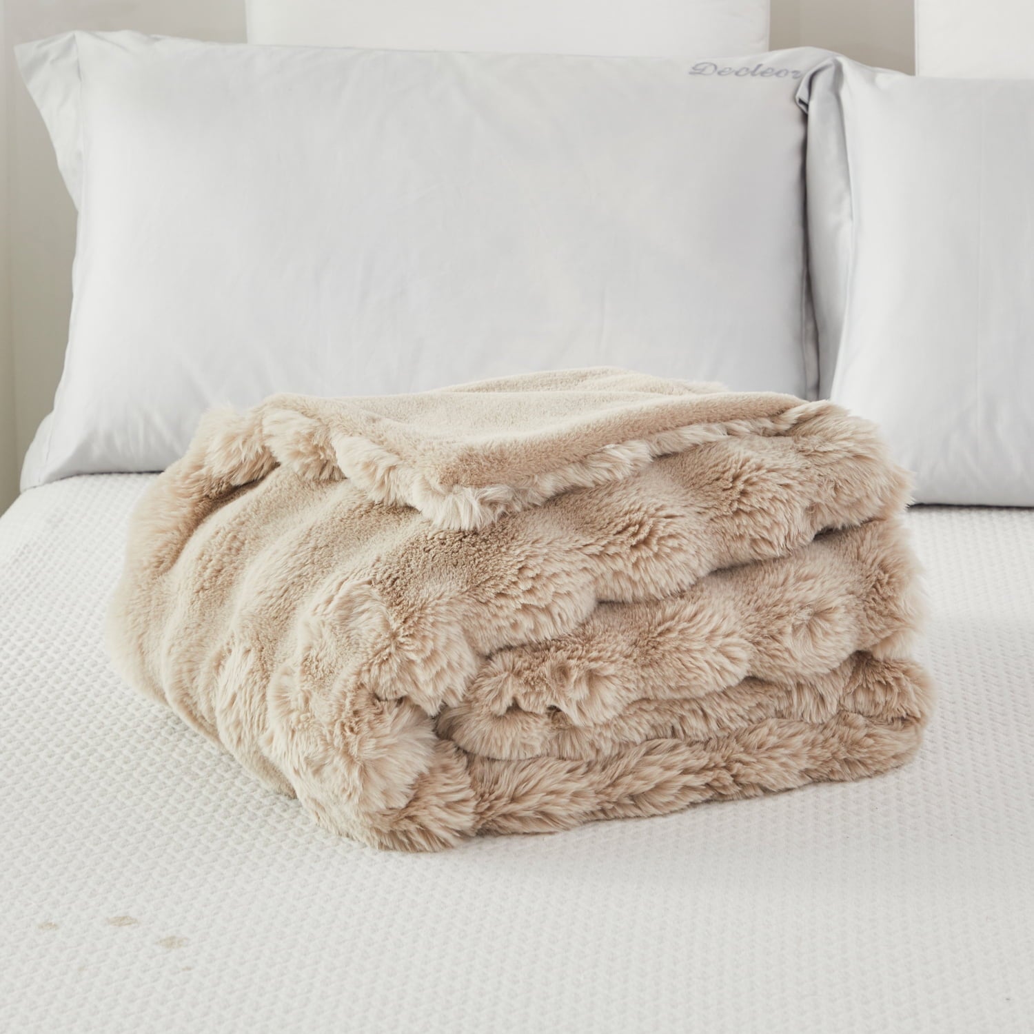 Taupe Faux Fur Bubble Blankets for Couch Chair Sofa Luxury Fluffy Thick Bubble Throw Blanket Furry Blanket Fuzzy Soft...