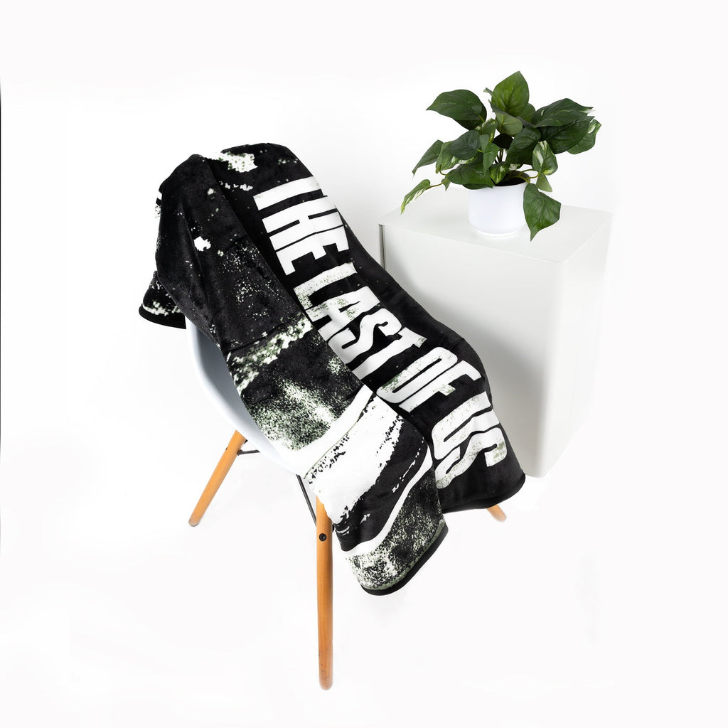 Black and White Polyester Throw Blanket, 50" X 60"